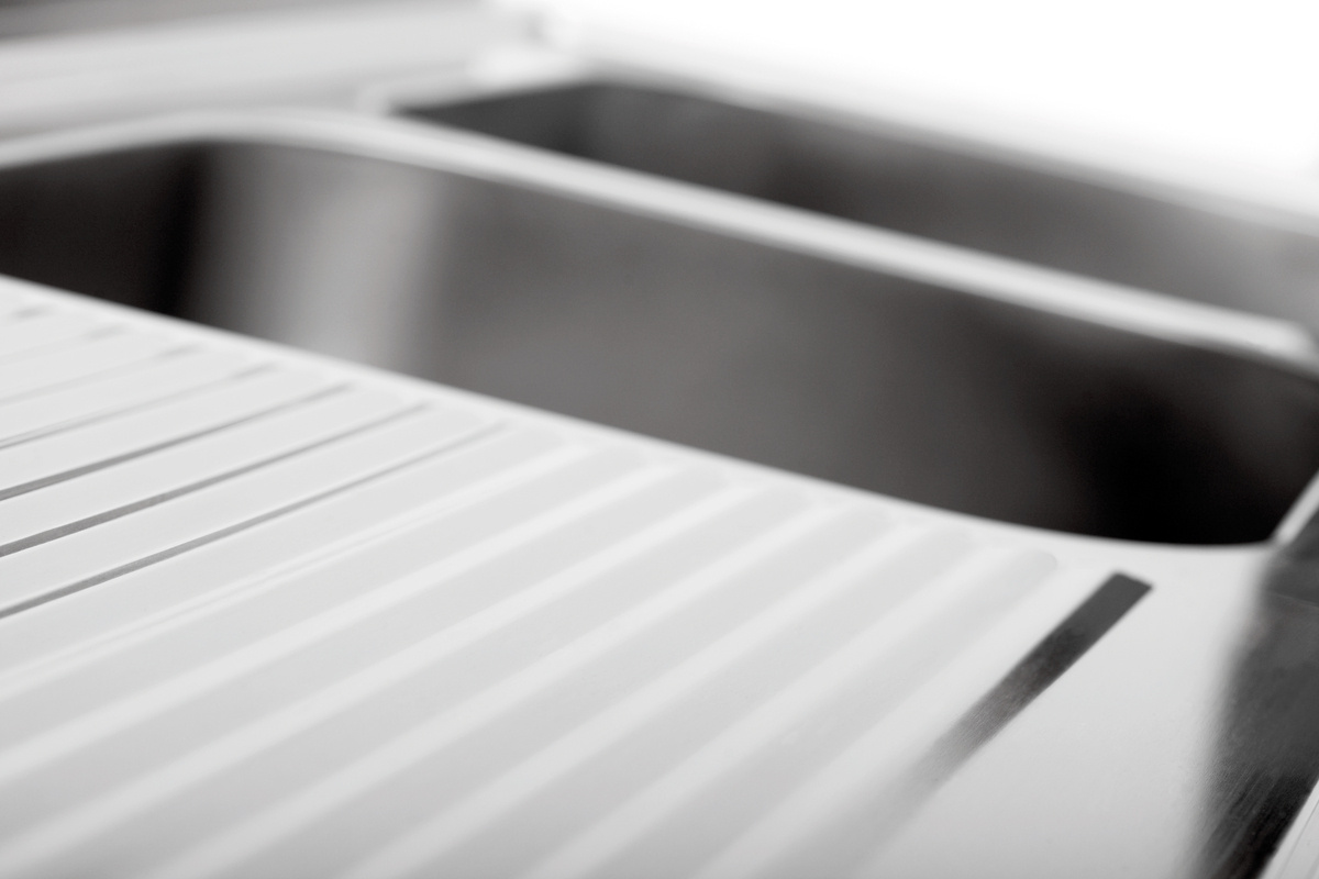 Stół ze zlewem 2-komorowy z ociekaczem prawy 1600x700mm Bartscher