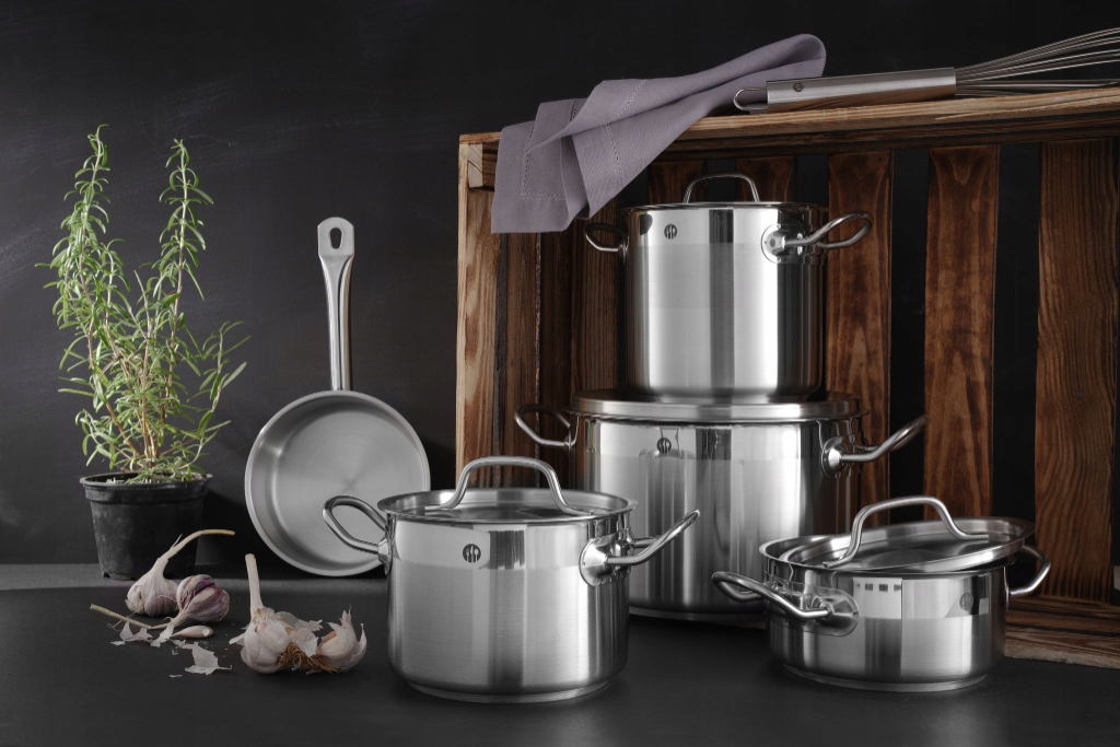 Garnek niski z pokrywką HENDI Profi Line 2,8L 200x(H)90mm