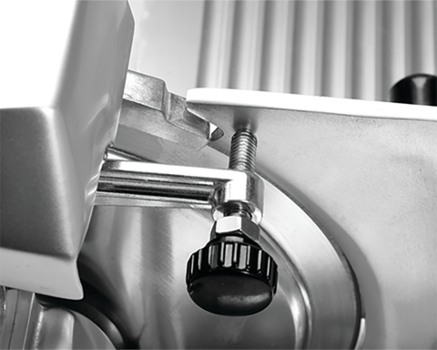 KRAJALNICA AL DO WĘDLIN 220MM PÓŁ-AUTOMATYCZNA OSTRZAŁKA YATO